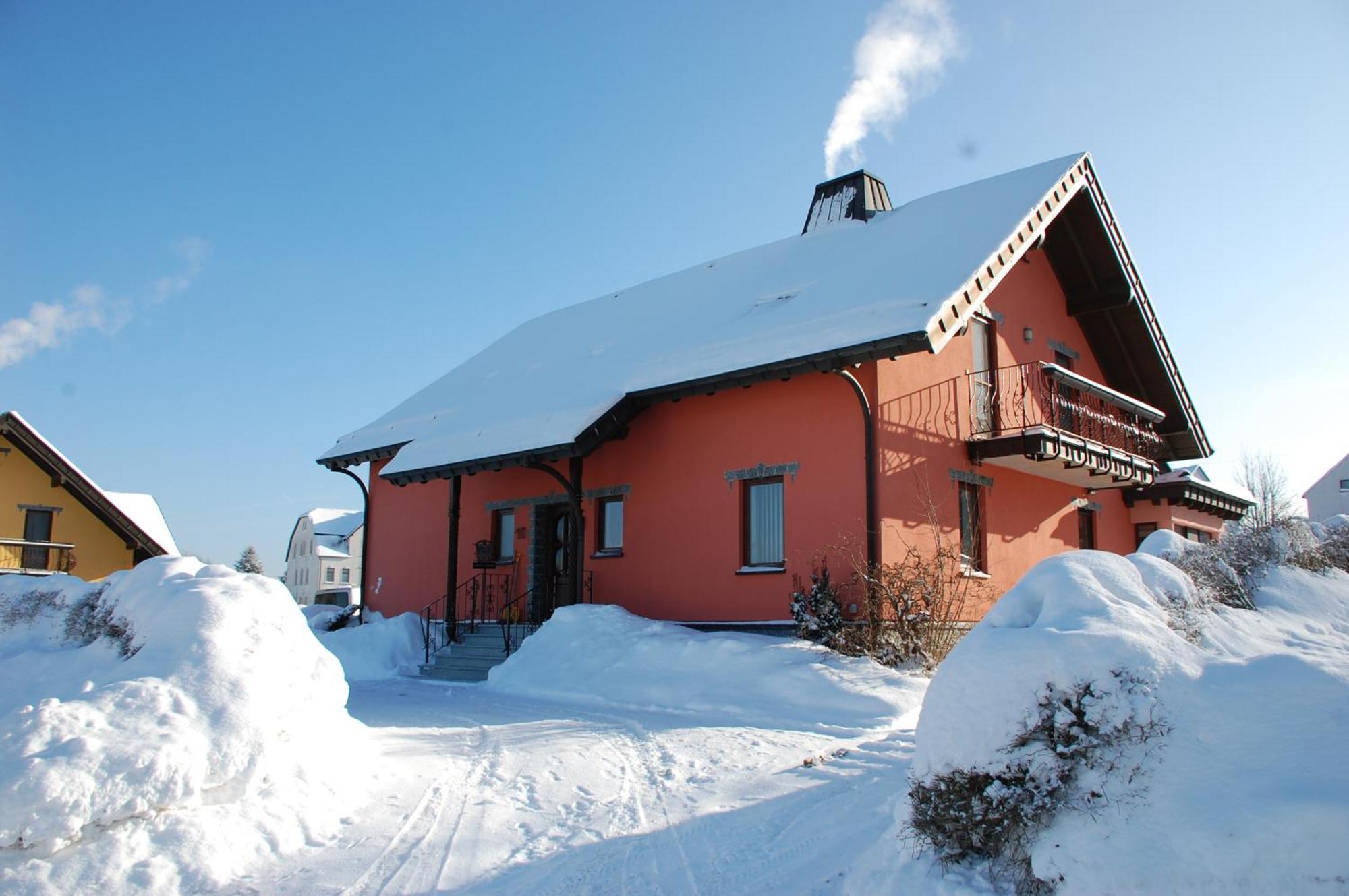 Gemuetliche Ferienwohnung Im Schoenen Erzgebirge - Wohnung Fruehling Айбеншток Экстерьер фото