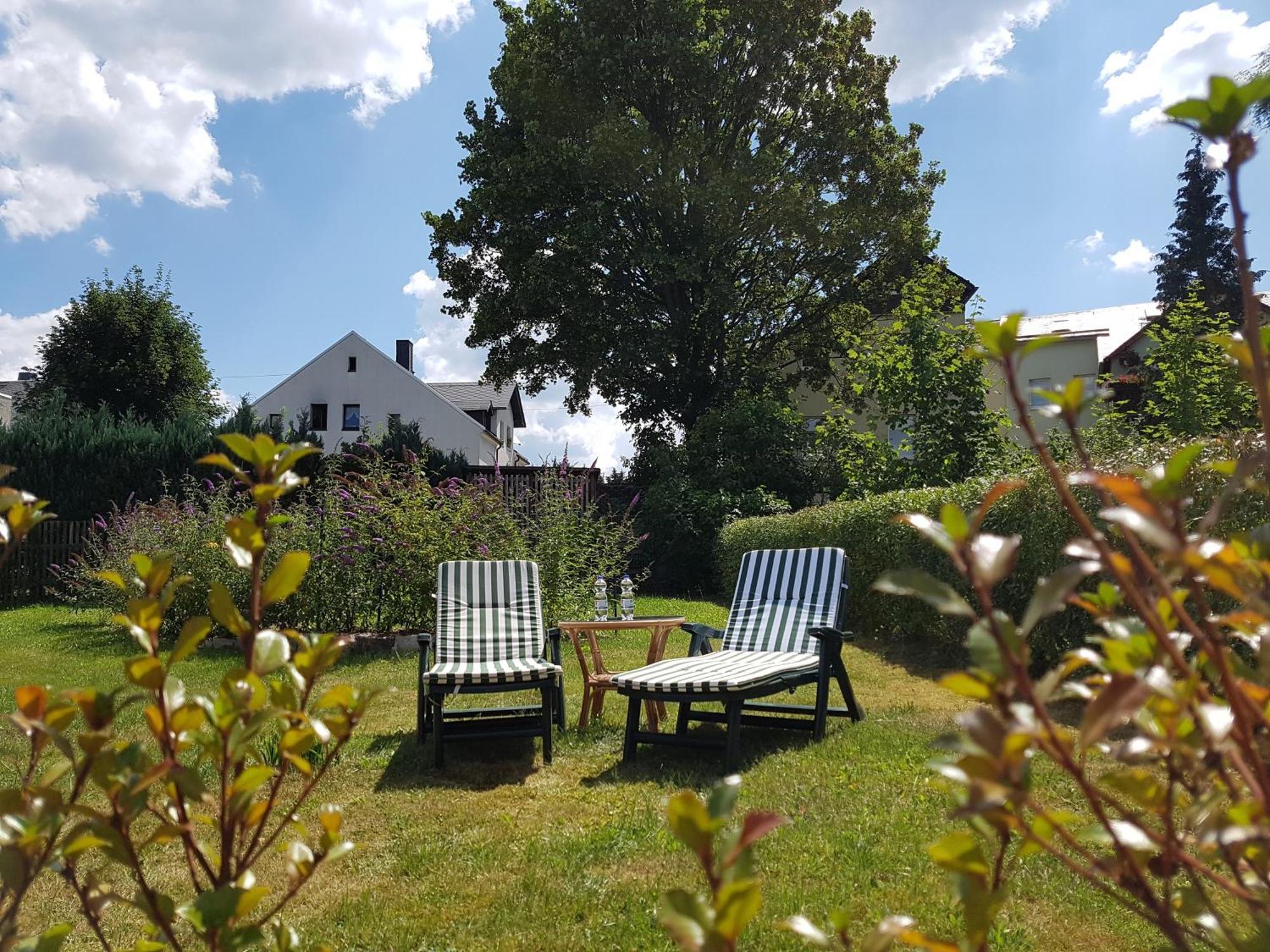 Gemuetliche Ferienwohnung Im Schoenen Erzgebirge - Wohnung Fruehling Айбеншток Экстерьер фото